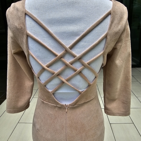 Blush ✦ Tan Suede Cocktail Dress ✦ Deep Plunge Criss Cross Back Sz M EUC - Picture 3 of 16
